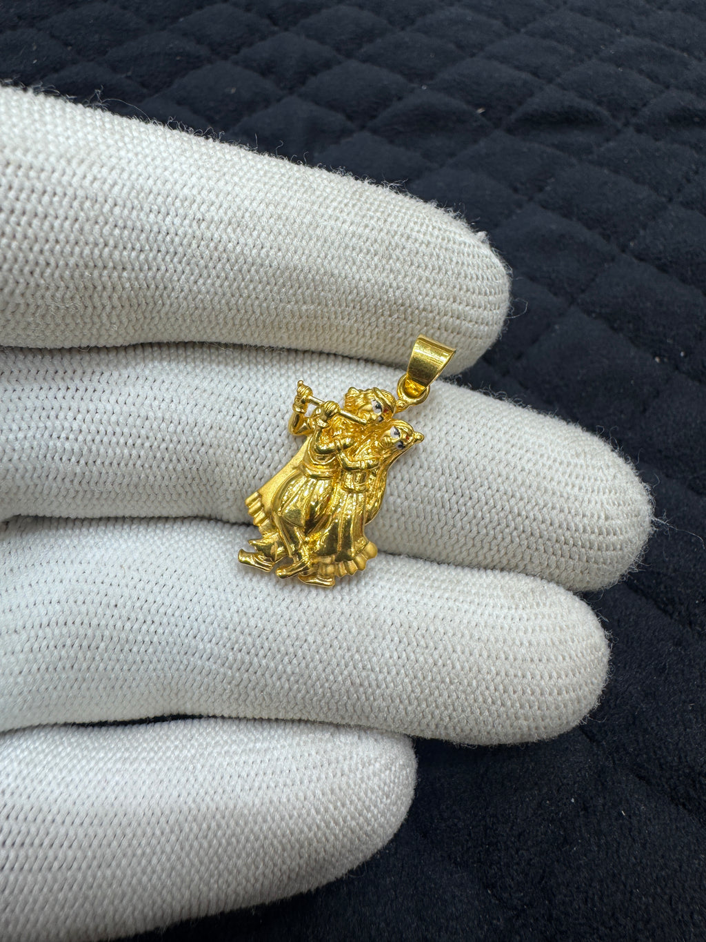 22kt Hallmark Gold Radhe Krishna Design Pendant