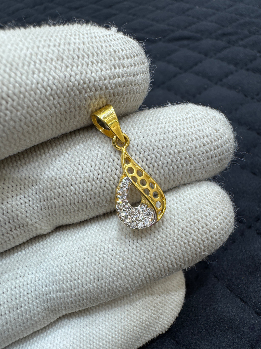 22KT Gold Pendant with Round CZ & Rhodium Finish – Lightweight Gold Jewellery for Women