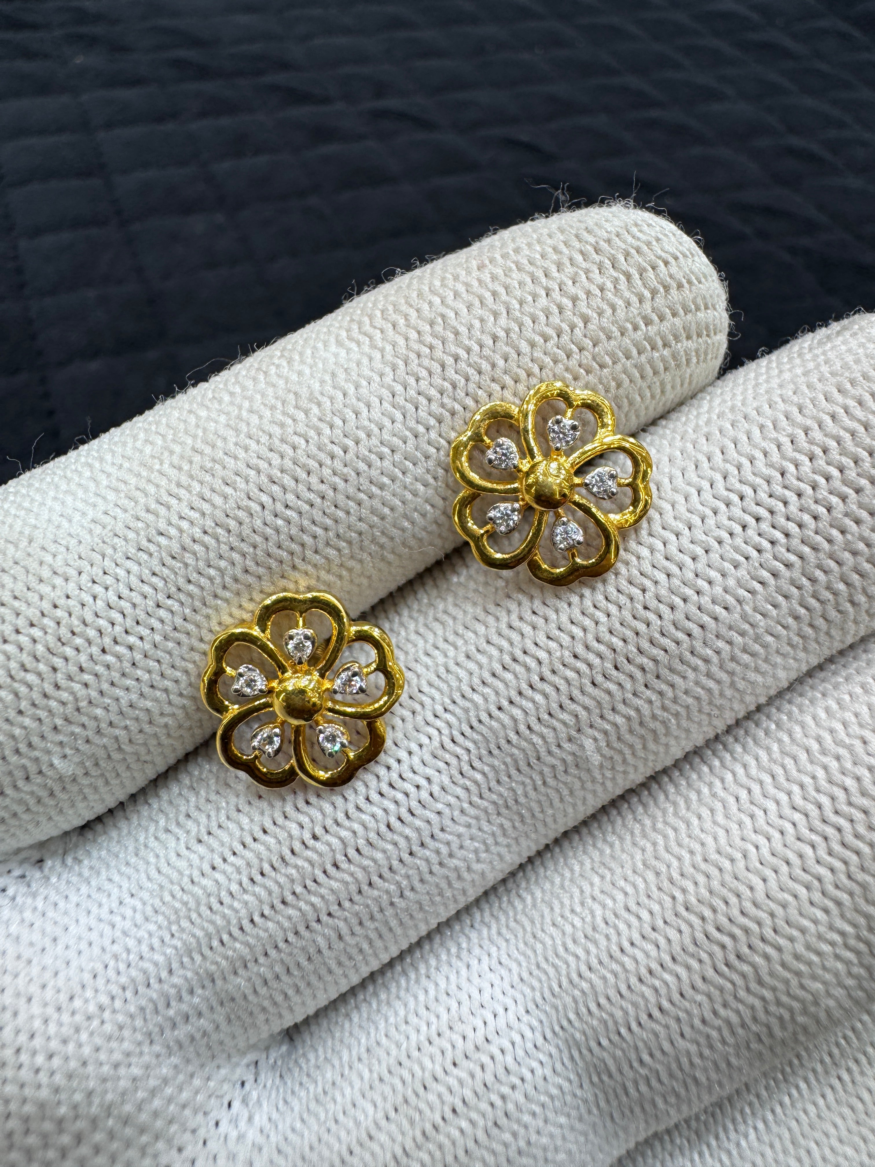 Lightweight 22KT Gold CZ Stud Earrings Elegant CZ Gold Jewelry