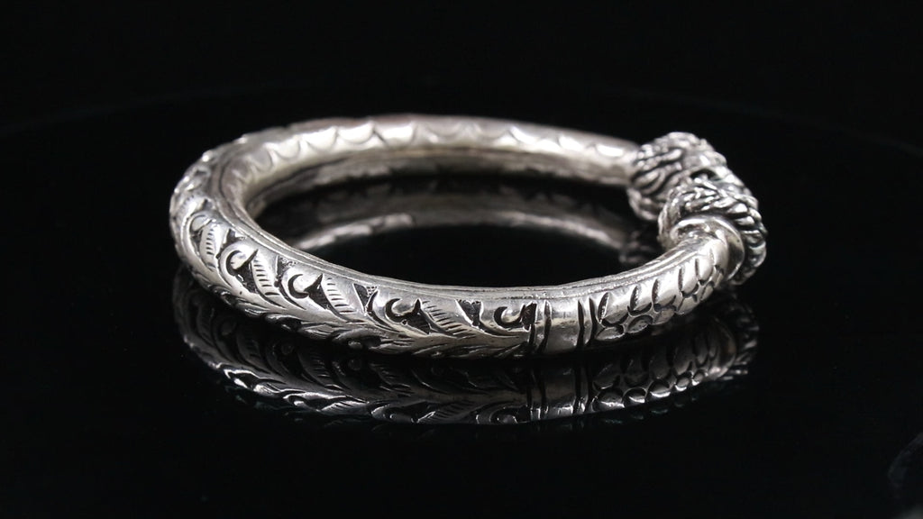 Vintage Lion Face Design Handcrafted Design Work 925 Sterling Silver Bangle