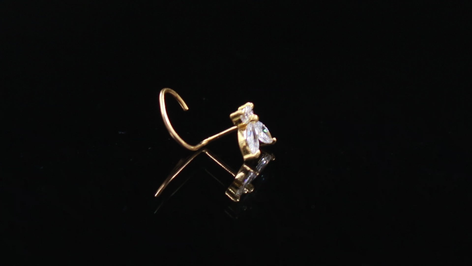 18K Gold Round CZ Nose Stud | Classic Gold Nose Pin