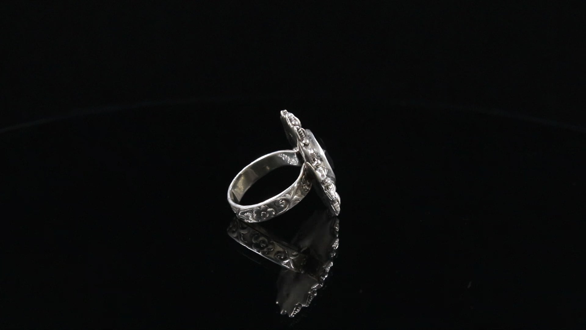 925 Sterling Silver Black Onyx Ring – Round Brilliant Stone with Oxidised Turkish Finish